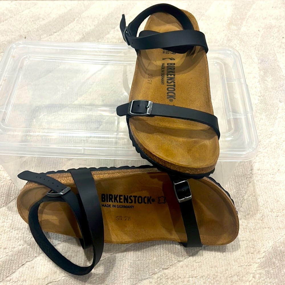 Daloa Birkenstocks, size 39, black. New condition